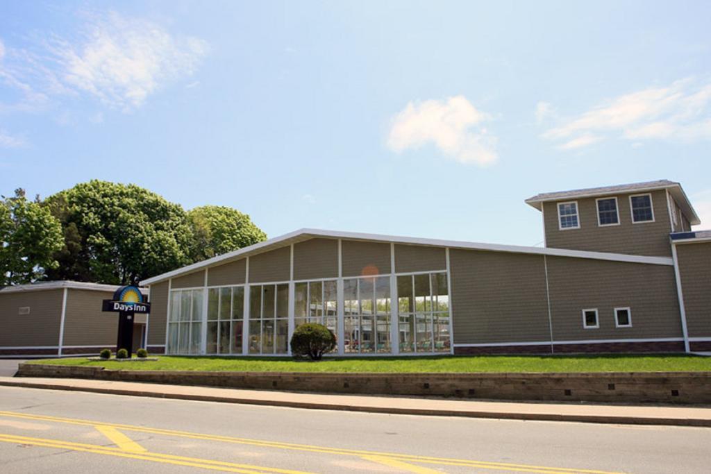 Days Inn By Wyndham - Cape Cod West Yarmouth Exterior foto