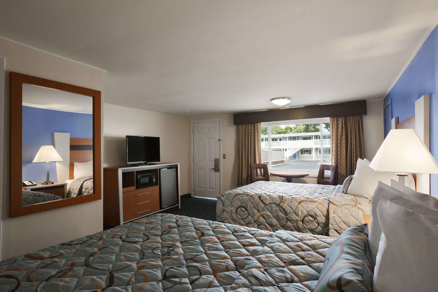 Days Inn By Wyndham - Cape Cod West Yarmouth Exterior foto